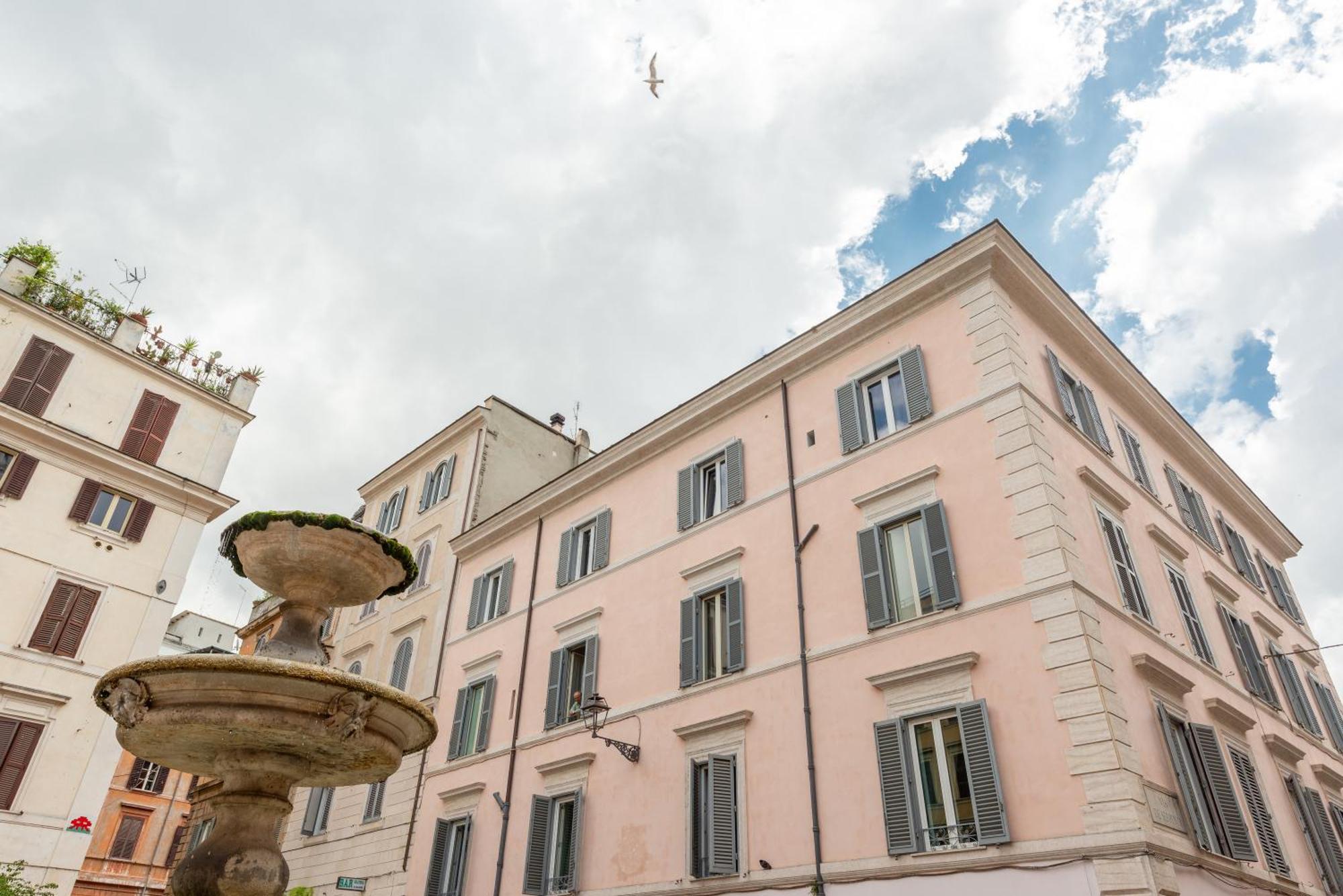 Piazzetta De' Monti Suites Řím Exteriér fotografie
